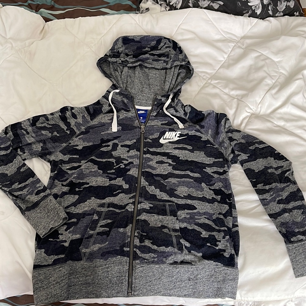 Nike zippered sweatshirt